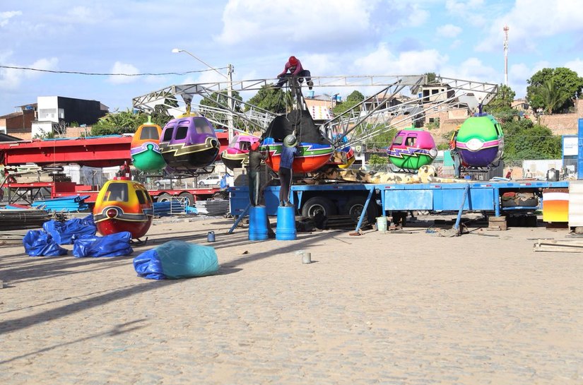 Tradicional parque de diversões começa a ser montado em Arapiraca