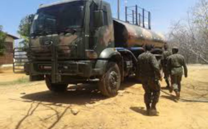 Exército reforça ações de enfrentamento à seca em Palmeira dos Índios