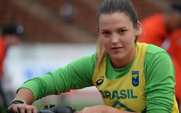 Ataxia de Friedreich: médico explica a doença neurodegenerativa que acomete a ex-chiquitita que vai competir nas Paralimpíadas