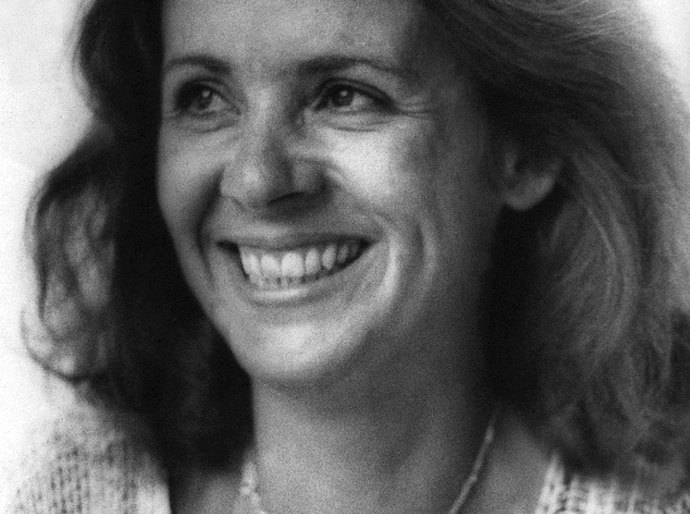 Exposição “Ivone dos Santos: Caminhos da Memória. Poesia e Acervo”