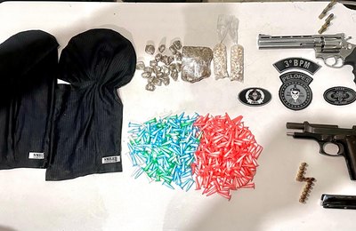 Batalhão da PM apreende menor de idade com armas e drogas em Arapiraca
