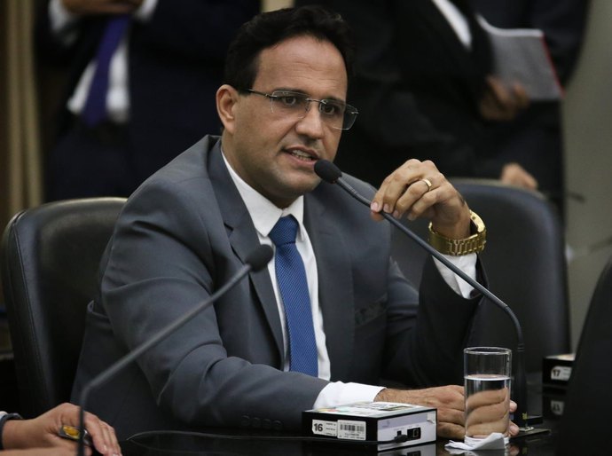 Lei que garante cuidados íntimos realizados apenas por profissionais mulheres na educação infantil é promulgada