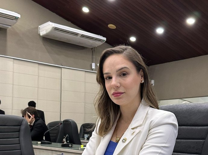 “Que não sejamos cúmplices do silêncio”, diz Olívia Tenório ao denunciar casos de violência contra mulheres em Maceió