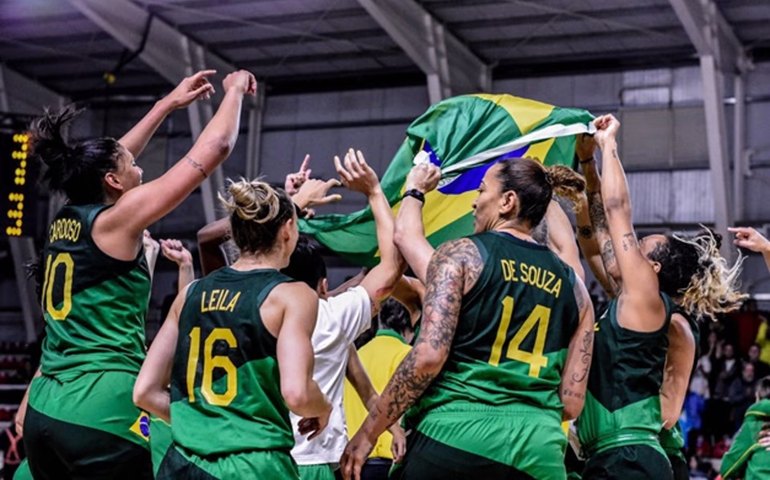 Brasil bate Argentina no segundo final e leva Sul-Americano de basquete feminino