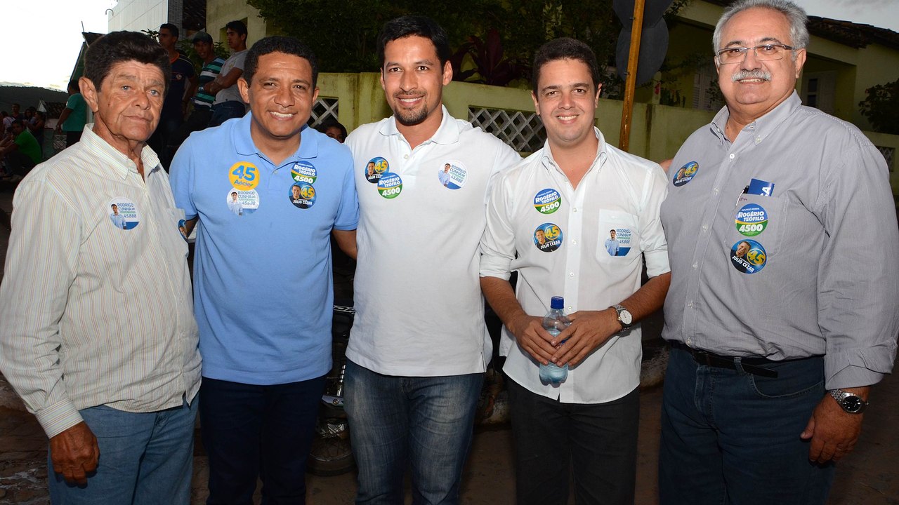 No Agreste, Júlio Cezar caminha com Rodrigo Cunha e Rogério Teófilo