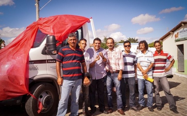 Cerca de 100 agricultores familiares são beneficiados em Quebrangulo