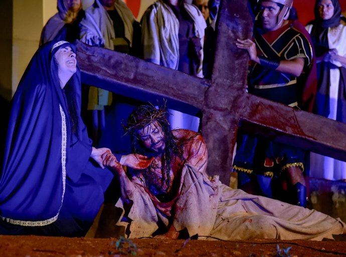 Tradição e novidades marcam encenação da Paixão de Cristo no Morro Santo, em Arapiraca