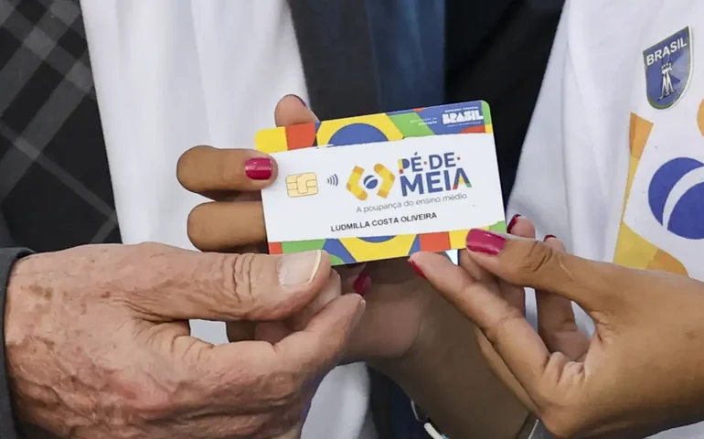 Pé-de-Meia: entenda como é calculada a frequência do estudante para recebimento do incentivo