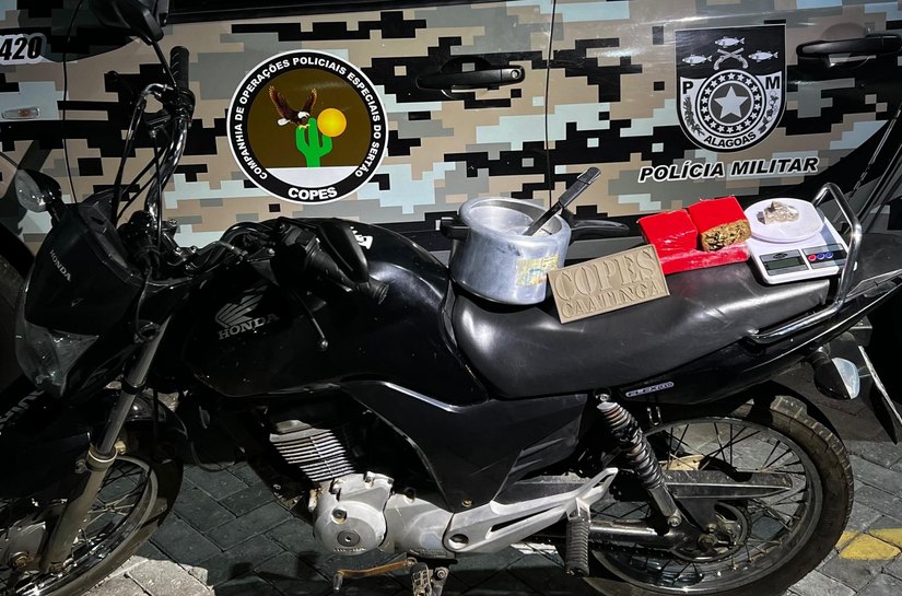 PM retira arma de fogo e drogas das ruas em ações no interior