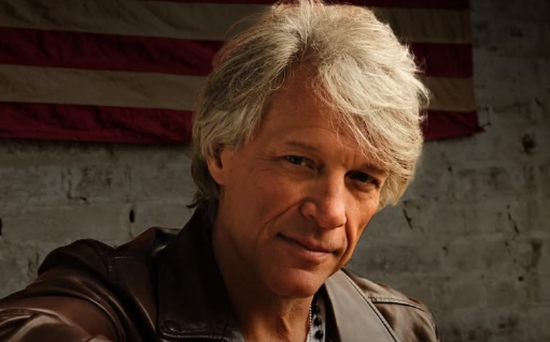Jon Bon Jovi é criticado por prefeito após abrir restaurante para pessoas em situação de rua