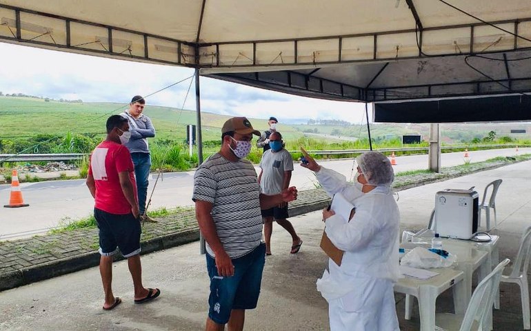 Sesau e SSP aferem temperaturas e abordam veículos nas barreiras sanitárias
