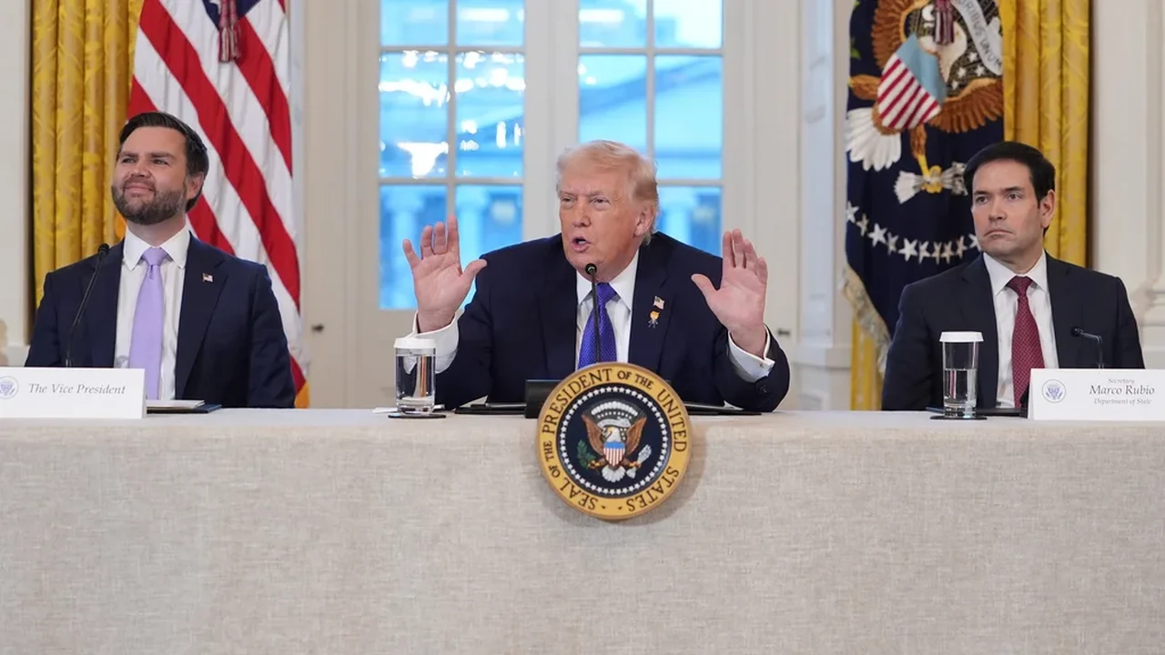 O que os americanos pensam sobre a intervenção de Trump na Venezuela, de acordo com uma nova pesquisa da AP-NORC.
