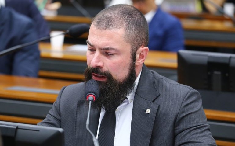 Comissão aprova projeto que exige atendimento de estudantes das áreas da saúde em caso de urgência