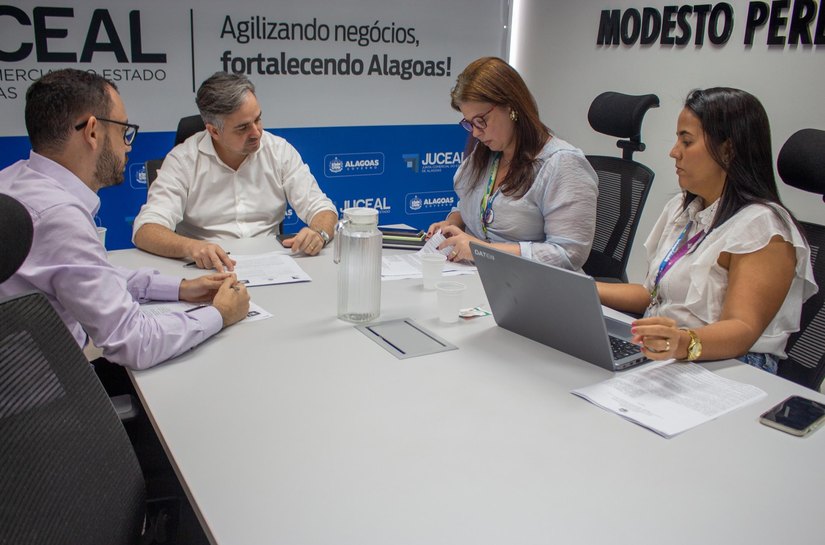 Juceal e Sebrae estreitam parceria e discutem evolução do ambiente de negócios em Alagoas