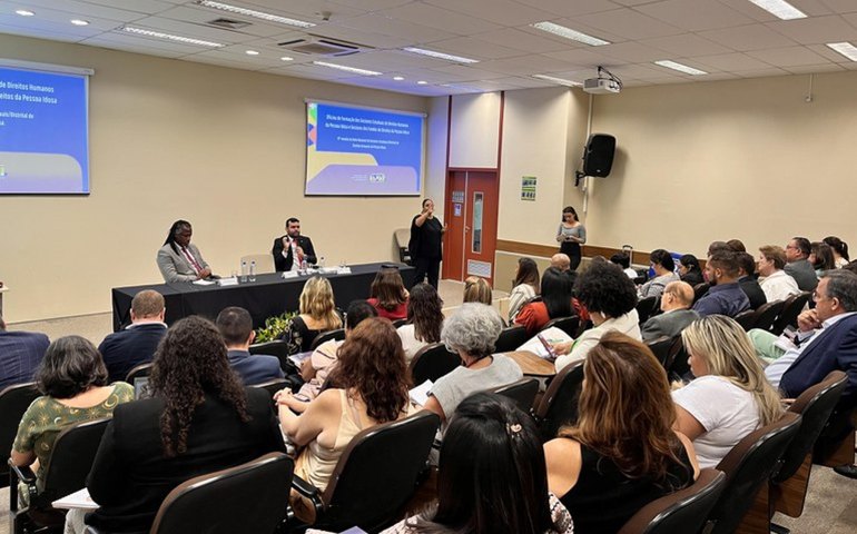 Secretaria de Estado da Cidadania participa de oficina com gestores estaduais da política da pessoa idosa