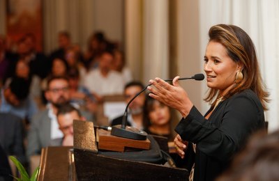 Secretária Renata dos Santos prestigia lançamento de livro que retrata mudança do patamar econômico de Alagoas