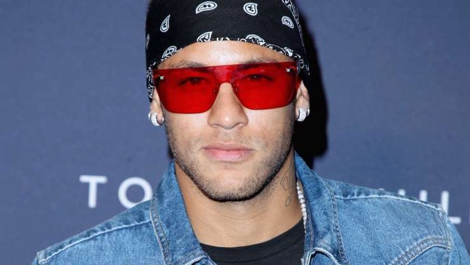 Neymar aposta em relacionamento aberto com cantora Gabily