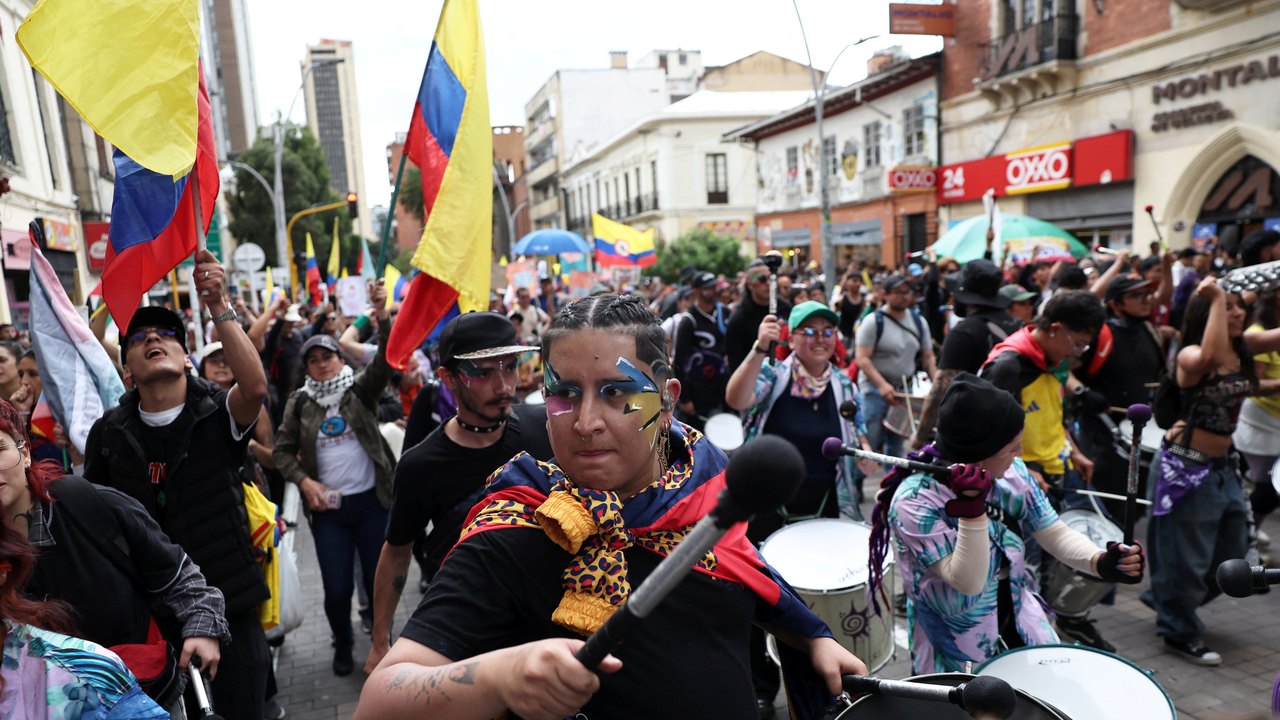 Colômbia vive protestos contra o governo de La Espriella