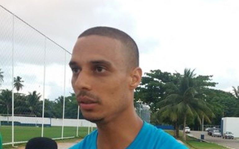 &#8220;Motivação muda&#8221;, diz Celsinho sobre clássico entre CSA e CRB com torcida