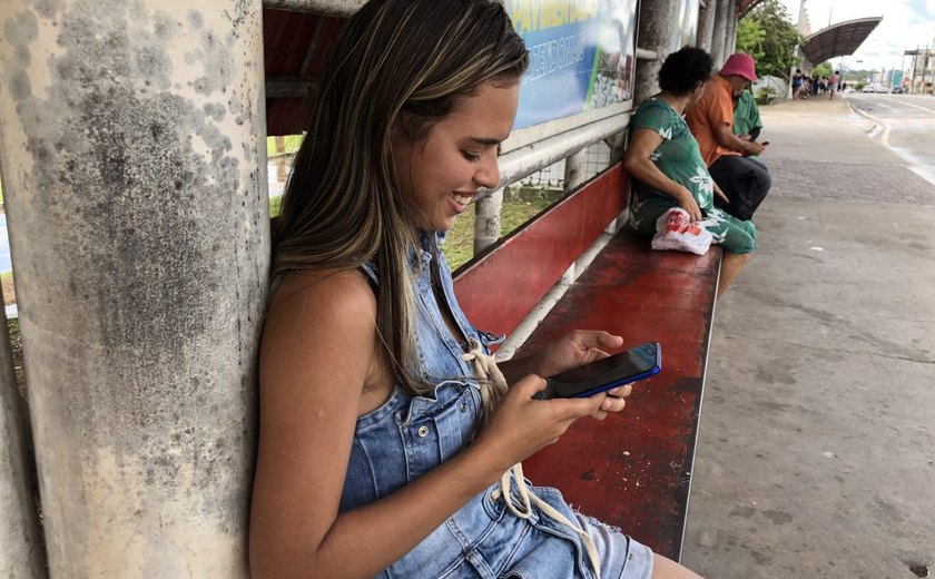 SMTT disponibiliza internet gratuita à população no terminal de ônibus no Parque Ceci Cunha