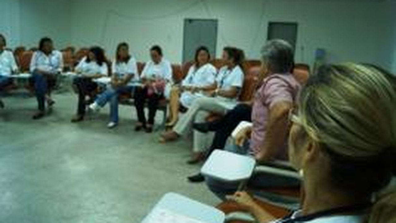 Roda de Conversa reúne profissionais para discutir humanização hospitalar