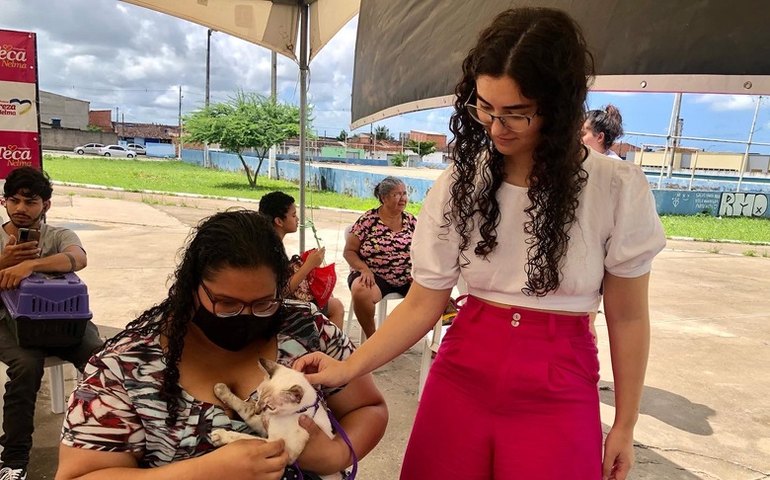 Com autoria de Teca Nelma, política de controle de natalidade de animais se torna lei em Maceió