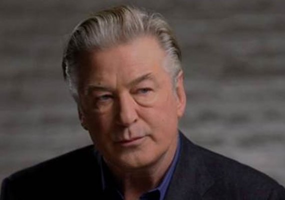 Julgamento de Alec Baldwin: uma estrela que agiu sem controle e violou regras básicas de segurança, diz acusação
