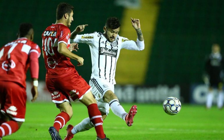 Figueirense empata com CRB, se garante na Série B e define todos os rebaixados