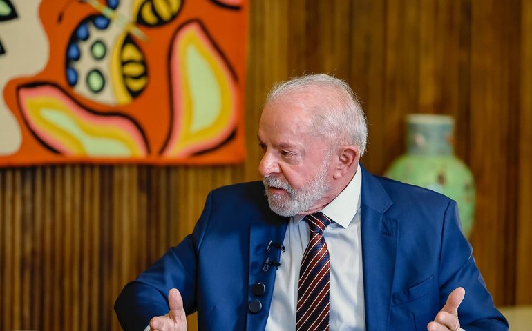 Lula critica Trump em entrevista: 'O comportamento dele é muito ruim para a democracia'
