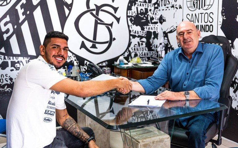 Santos acerta renovação de contrato com João Paulo até o final de 2027