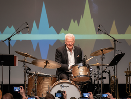 Baterista original do grupo Chicago anuncia shows no Brasil