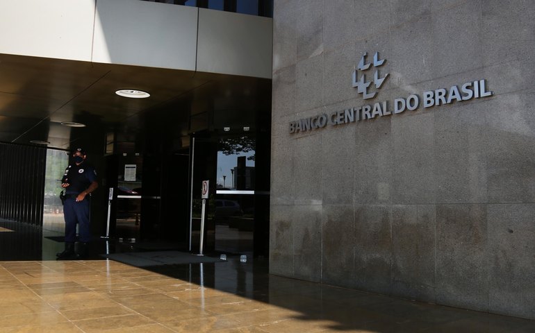 Ata: desaceleração econômica é necessária para garantir convergência da inflação à meta