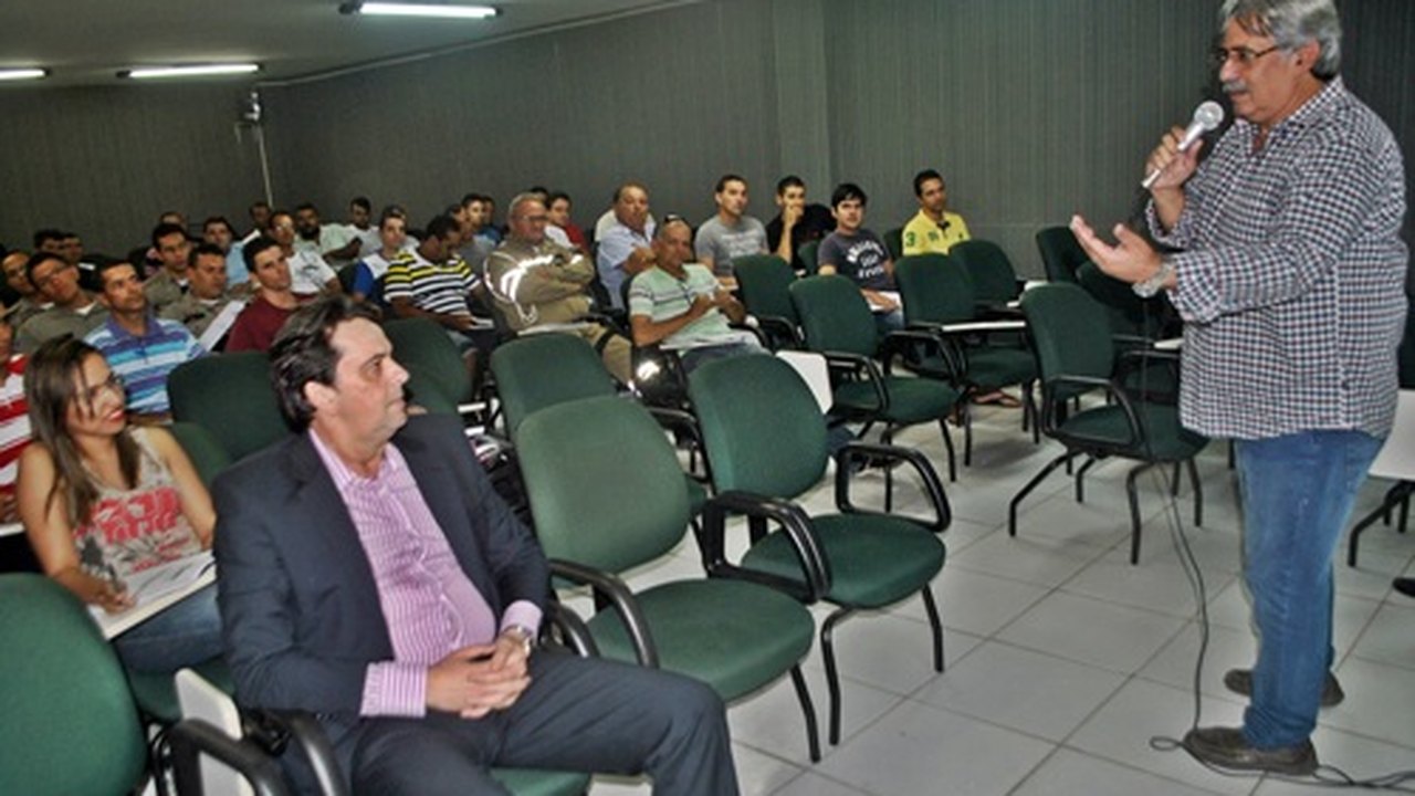 Prefeitura de Arapiraca capacita agentes de trânsito
