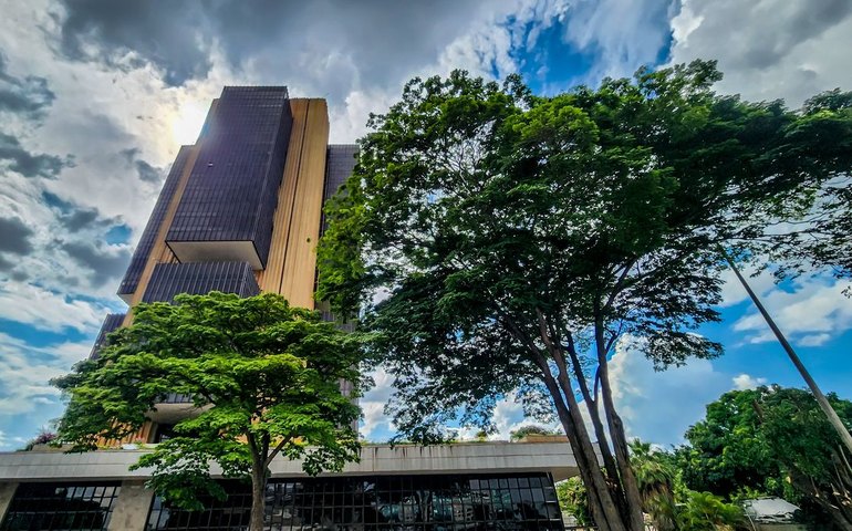 Ata do Copom indica Selic a 15% 'por período bastante prolongado'