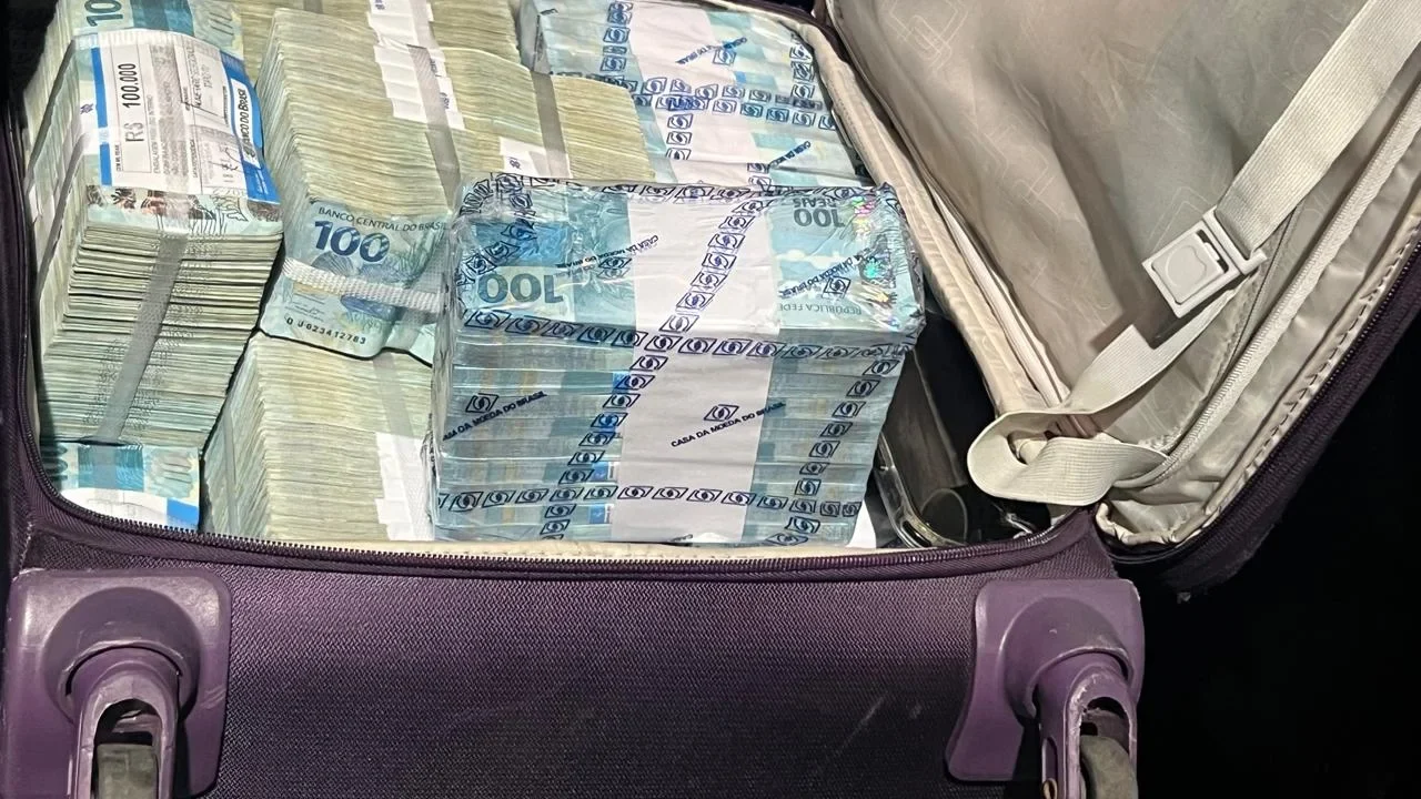 Empresários ligados à Prefeitura de Maceió são apreendidos com R$ 2 milhões em espécie