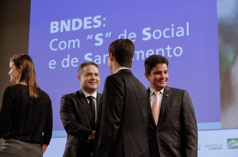 No BNDES, Renan Filho afirma que investir em saneamento é fundamental