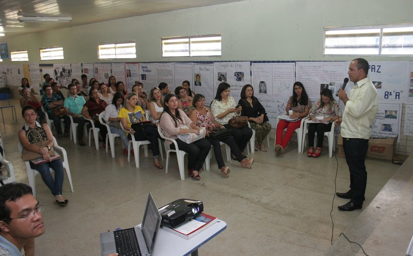 Fórum de Saúde movimenta servidores da 3ª CRE em Palmeira dos Índios