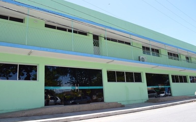 Estado reabre II Centro de Saúde e prefeitura assume os serviços