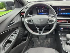 Chevrolet Onix 2026 evolui e ganha espaço no mercado - Sérgio Dias (5).jpeg 