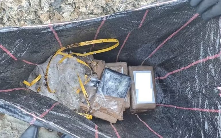 Mais de 170 kg de cocaína aparecem misteriosamente em praias da Austrália em menos de um mês