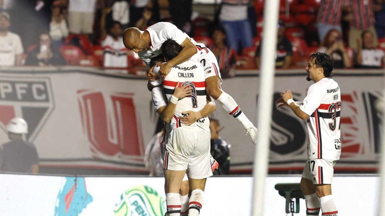 Lucas Moura chora no vestiário do São Paulo e emociona elenco por motivo especial