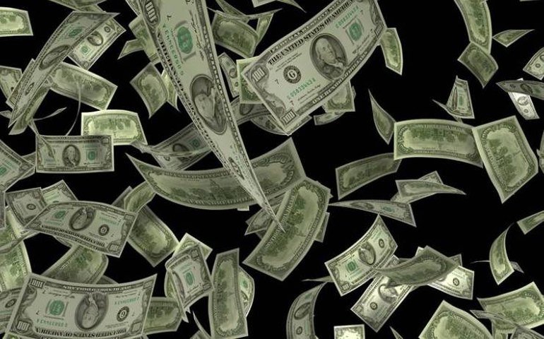 Juros renovam mínimas com queda mais acentuada do dólar