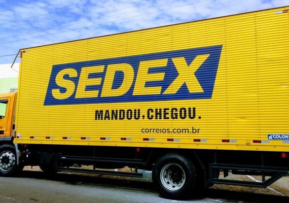 Traficantes usaram caminhão dos Correios para entregar drogas no país