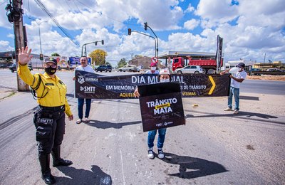 SMTT Arapiraca realiza ações de conscientização Dia em Memória das Vítimas de Acidentes de Trânsito