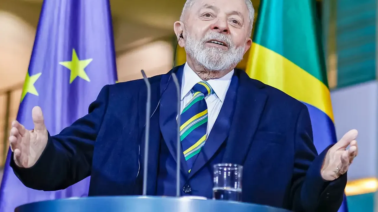 Lula se reúne com presidente da Autoridade Palestina