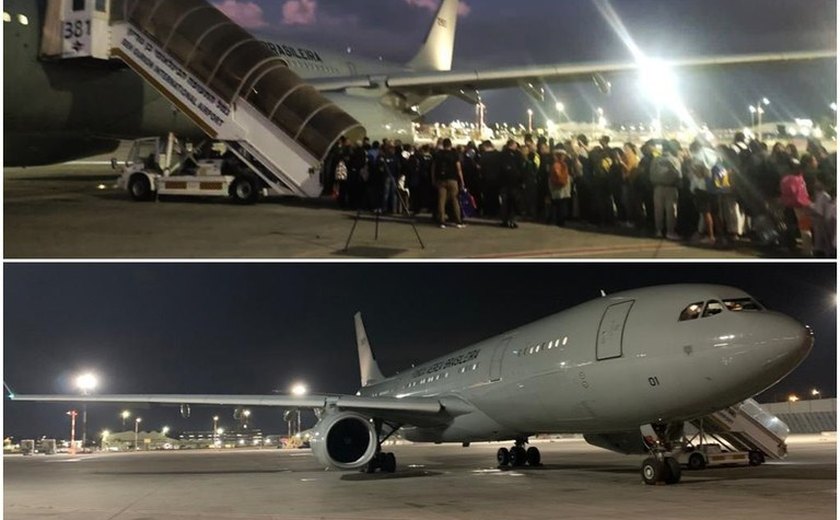 Primeiros brasileiros resgatados de Israel chegam a Brasília em avião da FAB