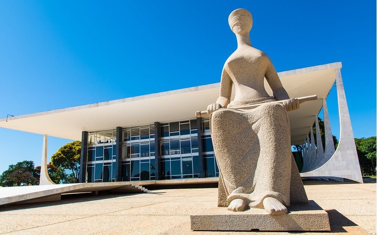 STF condena Rio a pagar R$ 200 mil à família de menino morto em casa por bala perdida