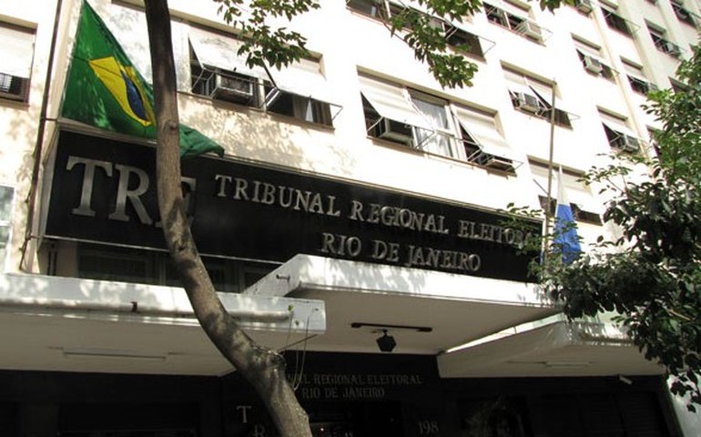 TRE-RJ firma acordo para coibir assédio eleitoral e violência política, especialmente contra mulheres