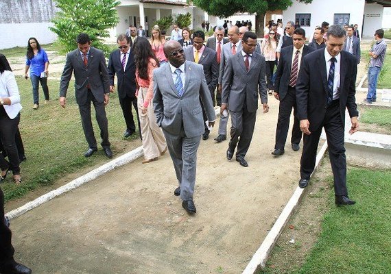 Defensoria Pública acompanha Joaquim Barbosa em visita a UIM