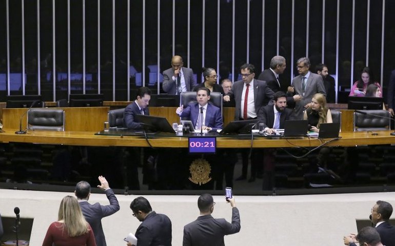 Deputados de esquerda do Rio criticam Castro e pressionam Câmara a formar Comissão Externa